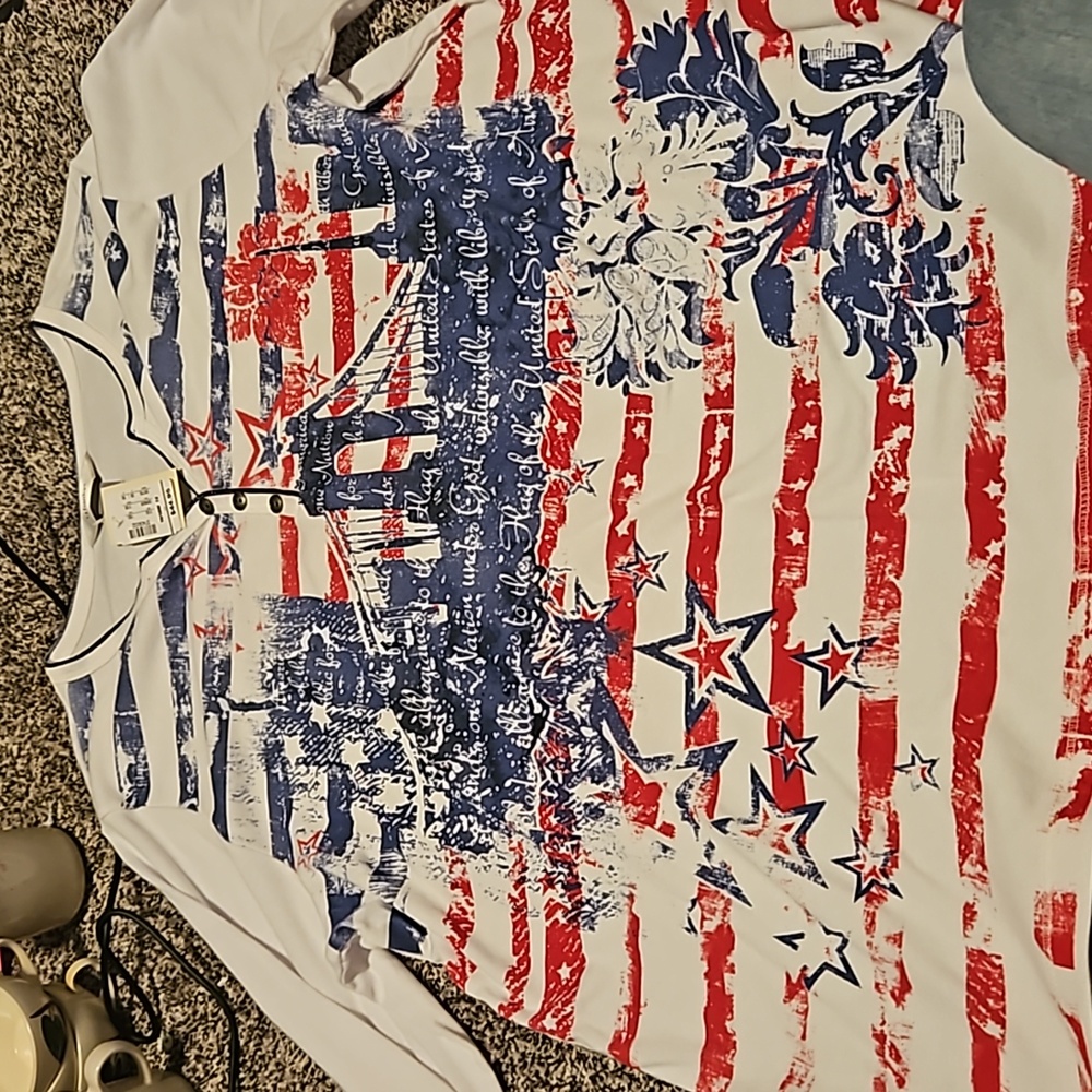 Cj banks. Women's size 1X. 3/4 sleeves. White, blue and red. American,